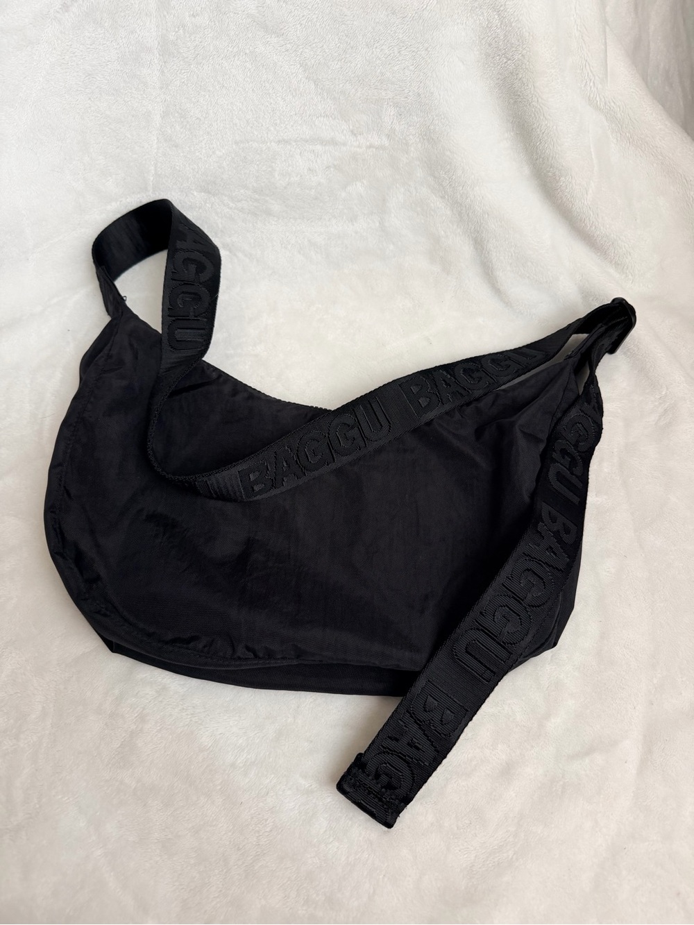 BAGGU Black Nylon Medium Crescent Crossbody Shoulder Bag - Picture 2 of 9